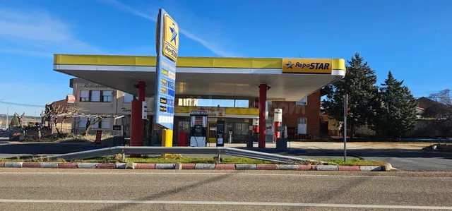 Gasolinera 3 habitaciones 1700m² en venta - Castilla y leon - foto 3