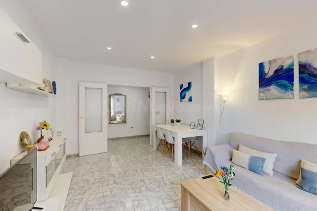 Espacioso piso en Canteras con gran dormitorio principal en suite, patio y plaza de garaje. Cartagena — 4