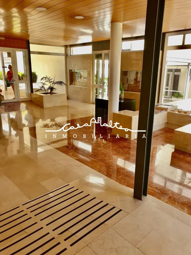 Apartamento de 2 dormitorios con terraza y piscina en el centro de El Albir — 11