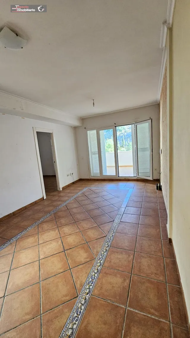 Amplio Piso en Mojácar con Potencial para Reformar - €199,000 — 12