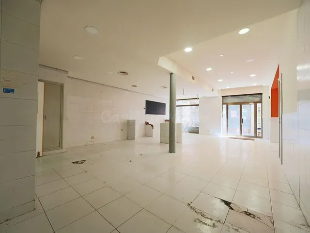 Local comercial con salida de humos en Figueras centro - foto 4