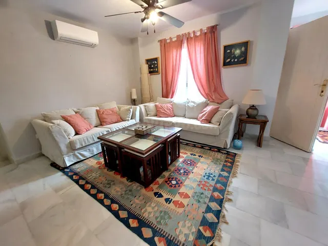 Dúplex con 3 dormitorios, porche, jardín y jacuzzi en zona d - foto 2