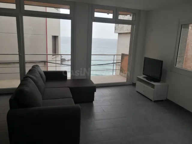 Casa con 2 apartamentos en Malpica, reformados y listos para - foto 2