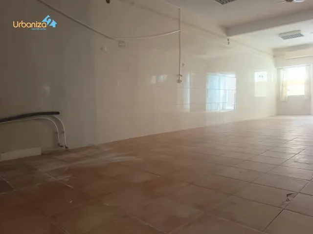 SE VENDE CASA ACONDICIONADA COMO TIENDA. — 5