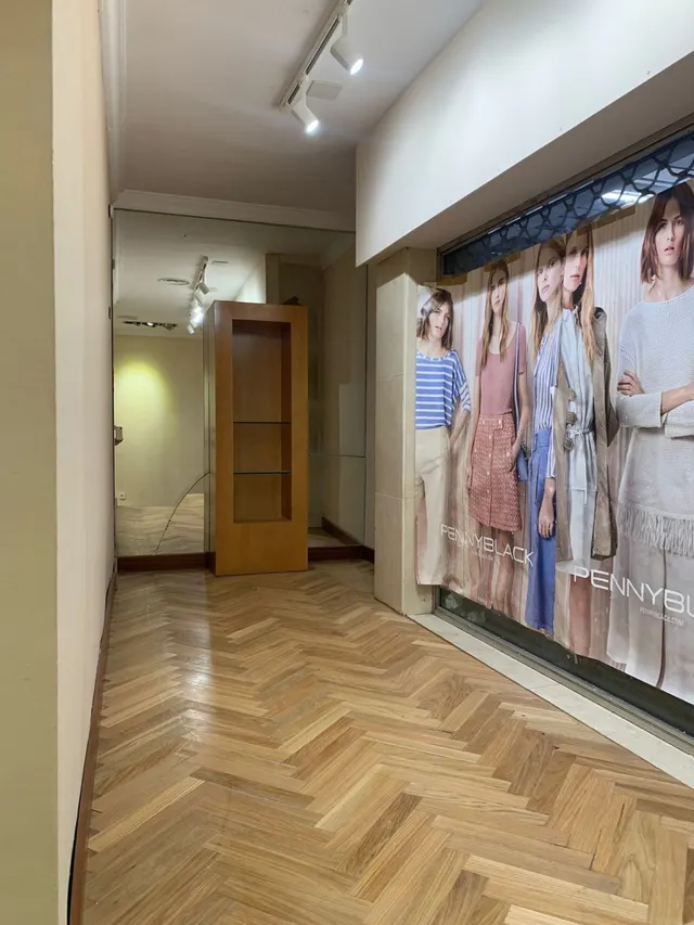 LOCAL COMERCIAL EN PLENO CENTRO DE NUESTRA CIUDAD — 12