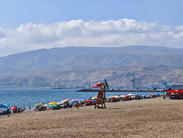 En Venta Piso en el Paseo Maritimo de ALmeria Capital — 28