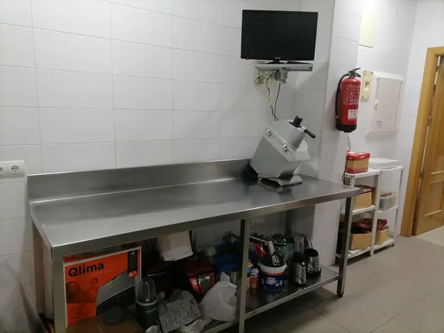 OPORTUNIDAD VIVIENDA + NEGOCIO EN CACABELOS — 34