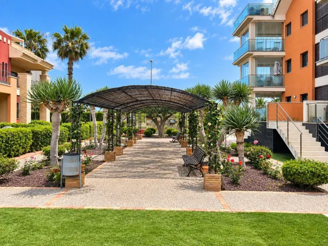 Lomas cabo roig 2 habs dando a piscina + garaje 219.900 — 23