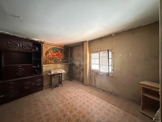 CASA PARA REFORMAR CON TERRENO PRÓXIMO - SAN LORENZO — 5