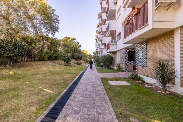 Piso reformado con espectaculares vistas de Sevilla, piscina y garaje doble en Mairena del Aljarafe — 17