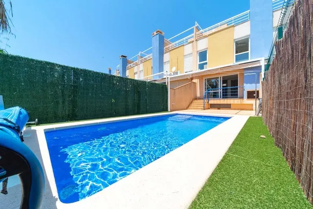 Chalet Adosado con Vistas al Mar en Aguamarina — 9
