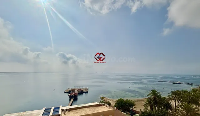 Piso en Primera Línea de Playa con Vistas Panorámicas al Mar - foto 4