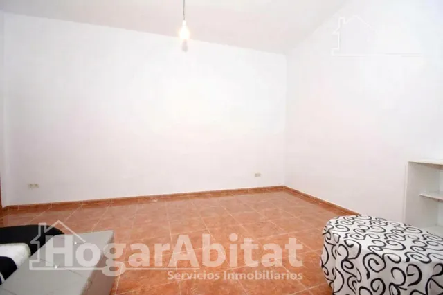 Gran patio privado y excelente ubicación en esta amplia planta baja en El Cabanyal — 25
