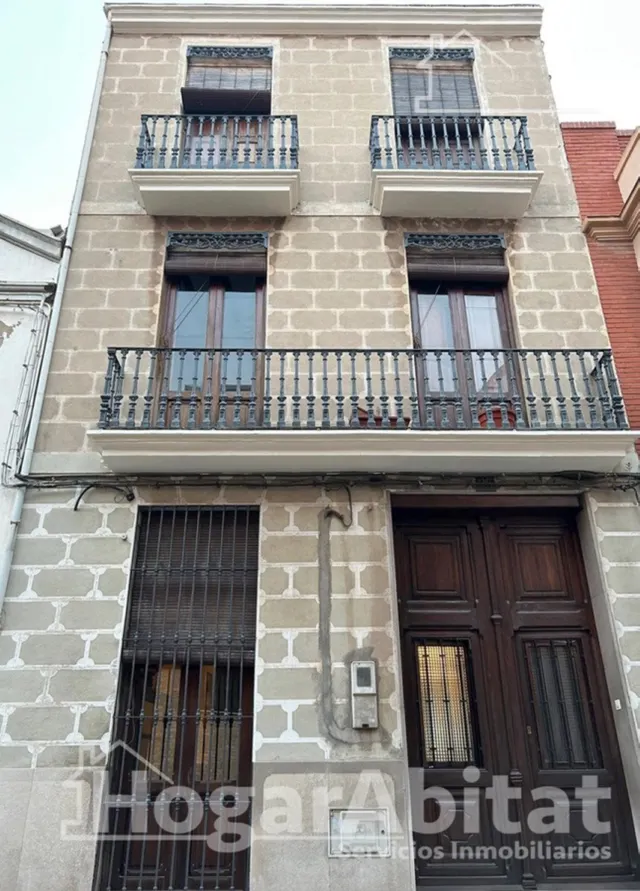 Tradición y calidez mediterránea en esta emblemática casa de pueblo reformada con chimenea, patio — 29