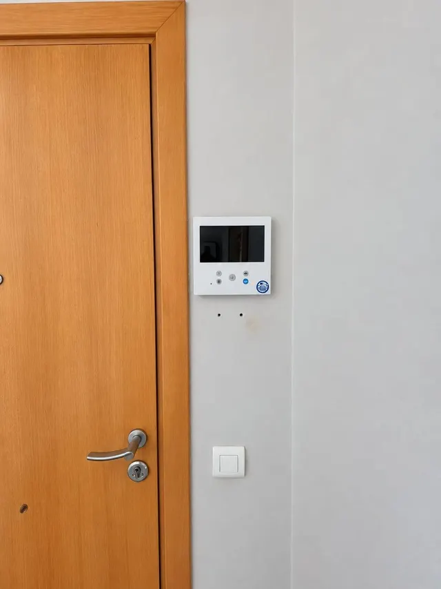 Piso exterior de 4 habitaciones con balcón y parking incluido en el centro de Reus — 23