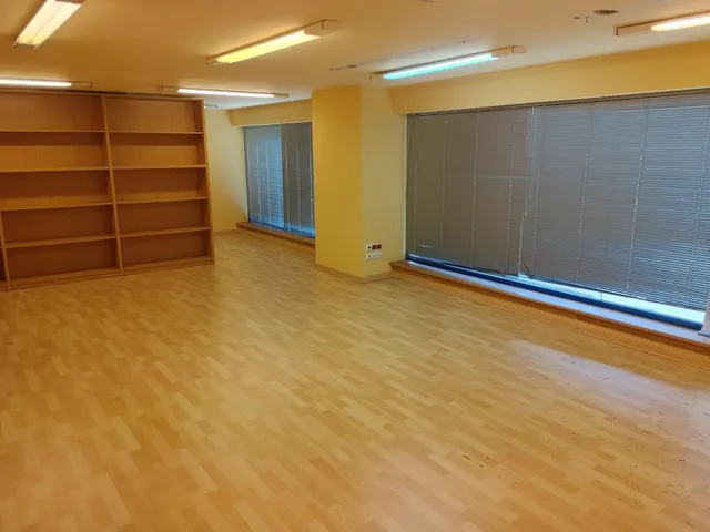 Local comercial 389m² en venta - Santa Margarita-Los Puentes — 40