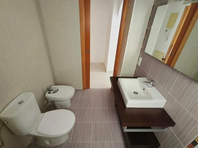 Apartamento a estrenar muy luminoso y bonito balcón — 9