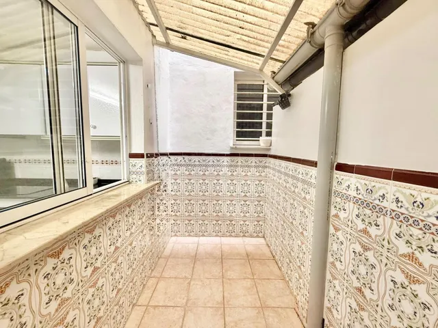 ESUPENDA VIVIENDA EN ORIHUELA, SEMI-NUEVA, RODEADA DE SERVIC - foto 4