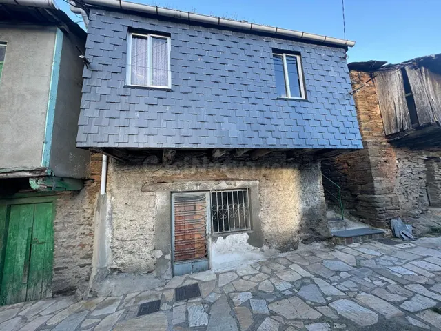 SE VENDE CASA EN CASAIO (PUENTE DOMINGO FLOREZ) - foto 3