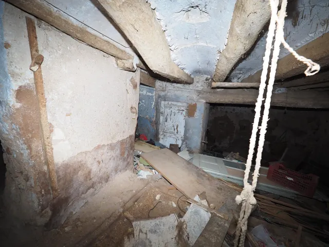 SE VENDE CASA INDEPENDIENTE EN SANT QUINTI DE MEDIONA — 25