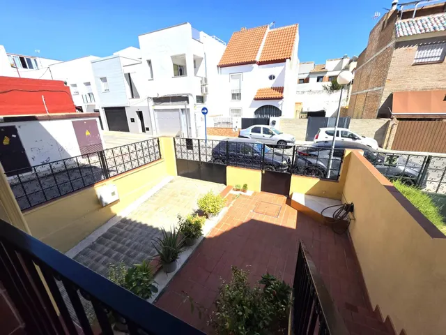 ¡VIVIENDA UNIFAMILIAR DE 245 M2 EN MAIRENA DEL ALJARAFE! — 24