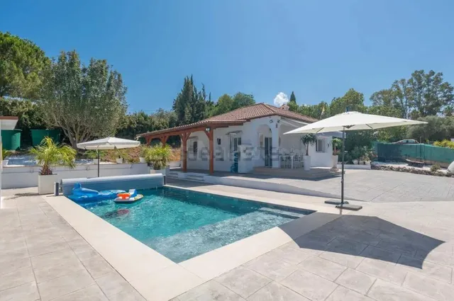Impresionante Chalet recién reformado en Cártama