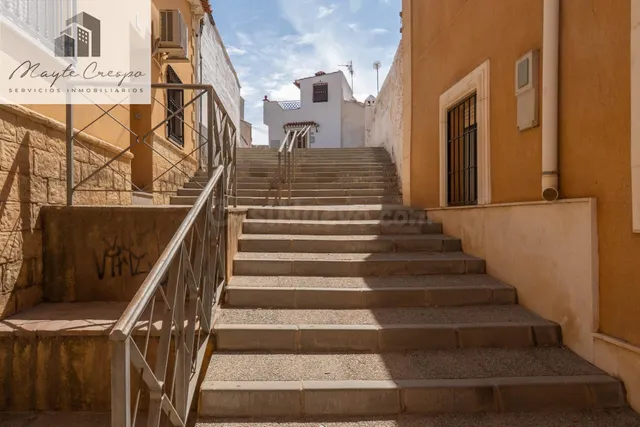 Amplia Casa en Venta en Guadix - Oportunidad de Inversión - foto 2