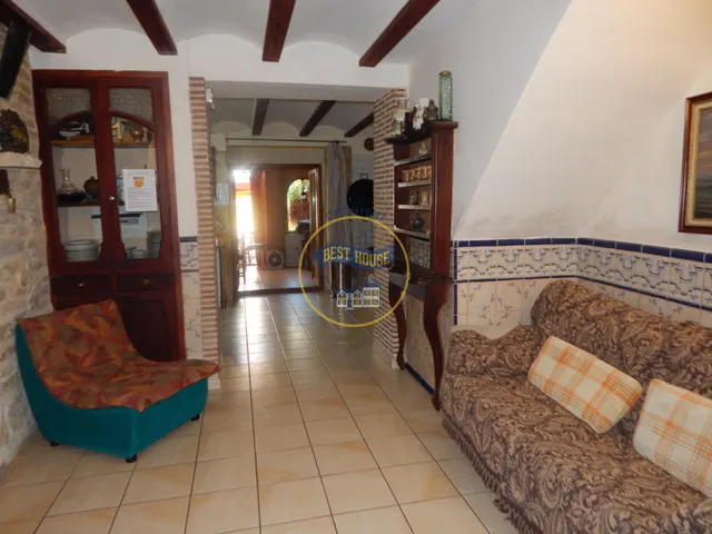 OPORTUNIDAD, CASA REFORMADA CON PISCINA Y OTRAS COMODIDADES. — 6