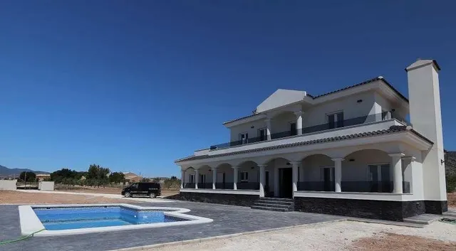 VILLAS DE OBRA NUEVA EN PINOSO — 13