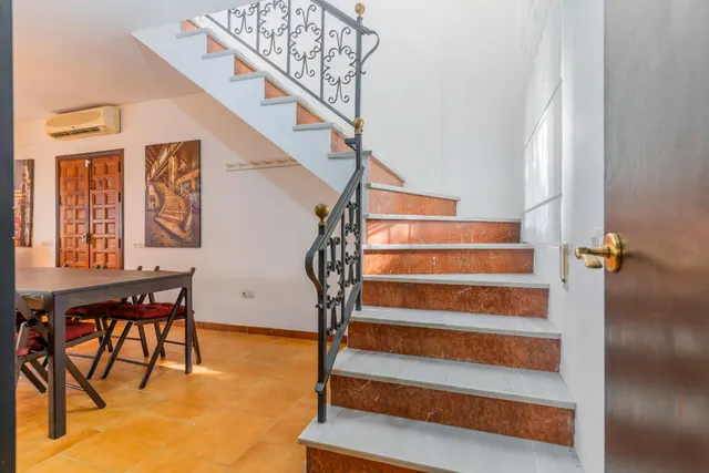 CASA CON AMPLIO JARDÍN EN CANTARRANAS — 29