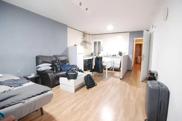Amplio Local Adaptado como Vivienda en La Salud - Oportunida - foto 4