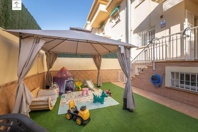Espectacular chalet adosado en el Vial de Churriana de la Vega: eficiencia, confort y listo para entrar a vivir! — 20