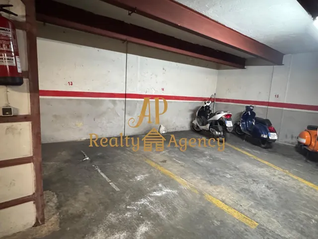 Plaza de GARAJE en Calle Democracia 15, Nou Moles, junto Avda. Pérez Galdós — 4