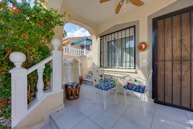 CHALET INDEPENDIENTE EN CIUDAD QUESADA CON JARDIN, GARAJE Y PISCINA COMUNITARIA — 3