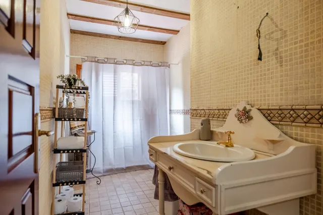 Finca de 20.000 m2 con vivienda principal, apartamento independiente y espacio para toda la familia — 23