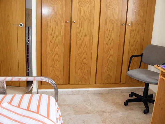 AMPLIO PISO DE 3 habitaciones, GARAJE Y PISCINA EN AYORA! — 9