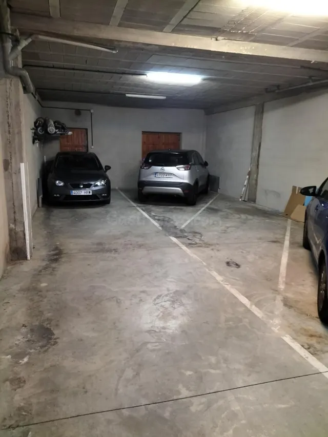 GARAJE CON PATIO PARA CAMBIO DE USO A VIVIENDA