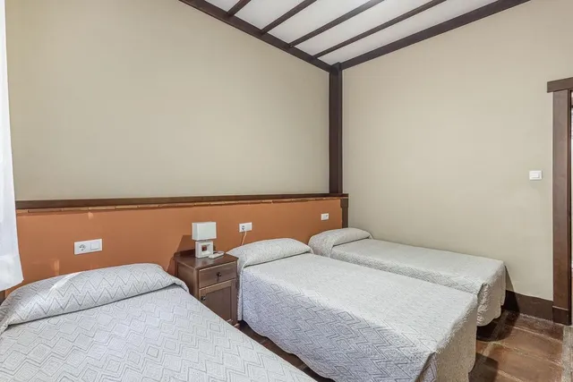 **NEGOCIO CONSOLIDADO DE EVENTOS Y ALOJAMIENTO TURÍSTICO EN UNA ESPECTACULAR FINCA ANDALUZA CERCA DE GRANADA** — 14