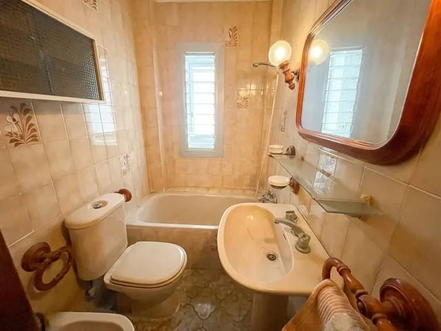 ¡Excelente oportunidad en Princesa Mercedes! Piso exterior con gran potencial de reforma — 14