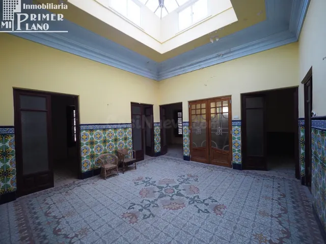 Se vende espectacular casa de planta baja en esquina en una  - foto 2