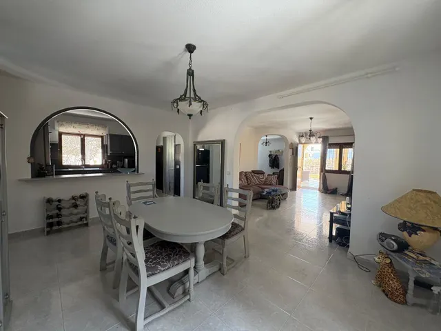 CHALET EN ORIHUELA COSTA CON GRAN PARCELA Y PISCINA PRIVADA — 14
