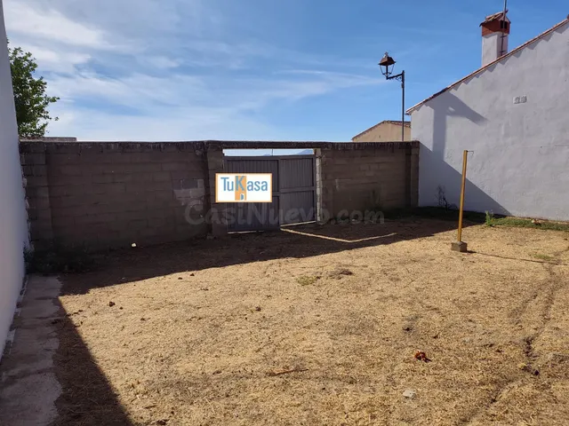 Solar Urbano con 11 metros de fachada y muy cuadrado en Torr - foto 5