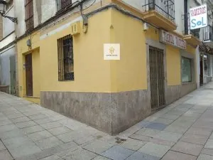 Se VENDE LOCAL COMERCIAL en zona PARTE ANTIGUA - foto 2