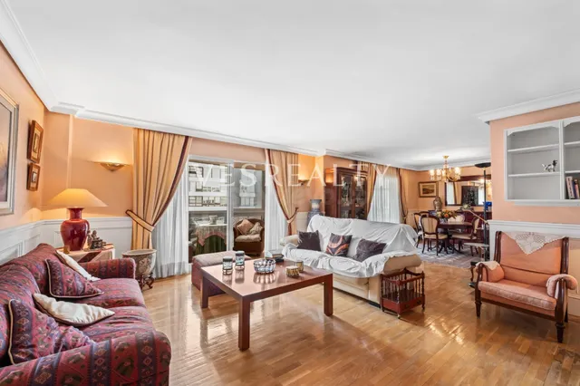 Amplia vivienda con ubicación privilegiada! - foto 3