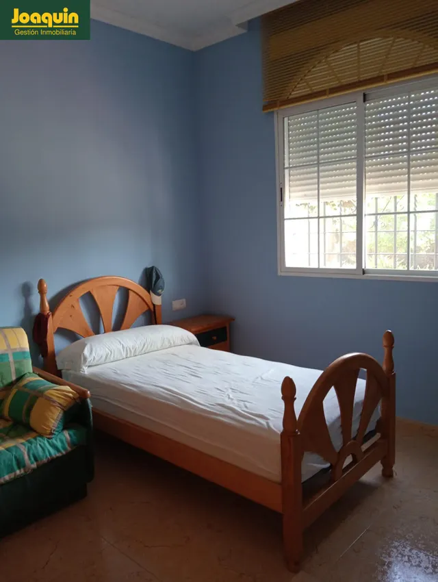 Espectacular chalet urbano con piscina y casa de invitados en Los Encinares de Alcolea. — 13