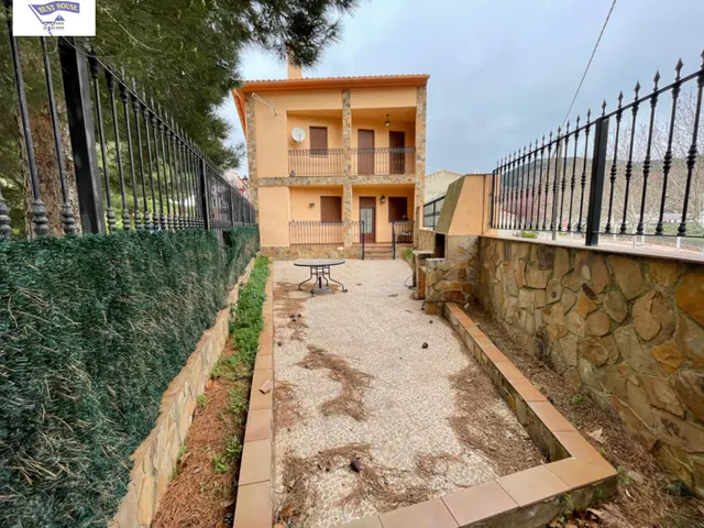 CASA EN ALCARAZ — 15