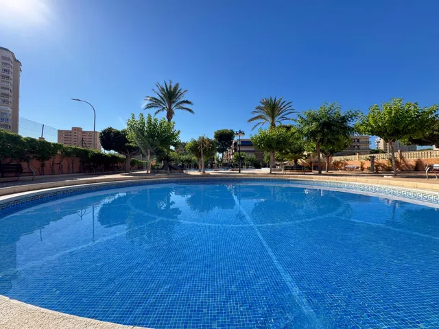 Apartamento en alquiler en primera línea de la Playa de Much - foto 2