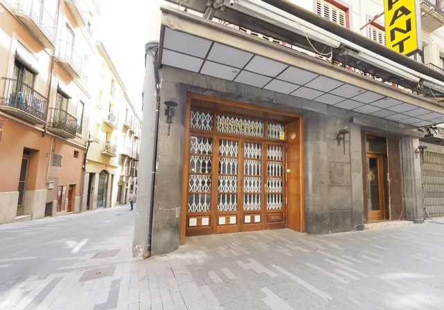 RESTAURANTE EN PLENO CENTRO DE LA CIUDAD — 30