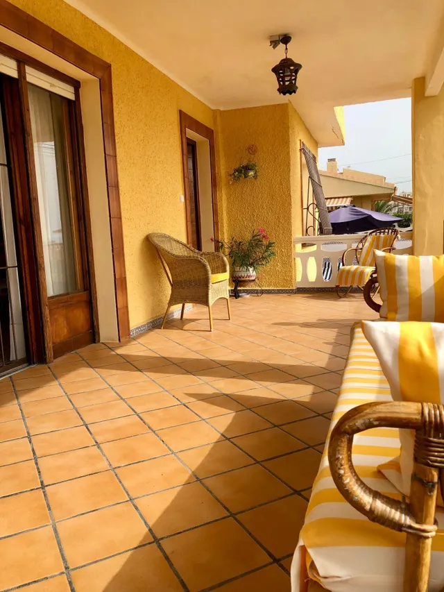 Villa privada con 6 habitaciones frente al mar en Guardamar playa. — 24