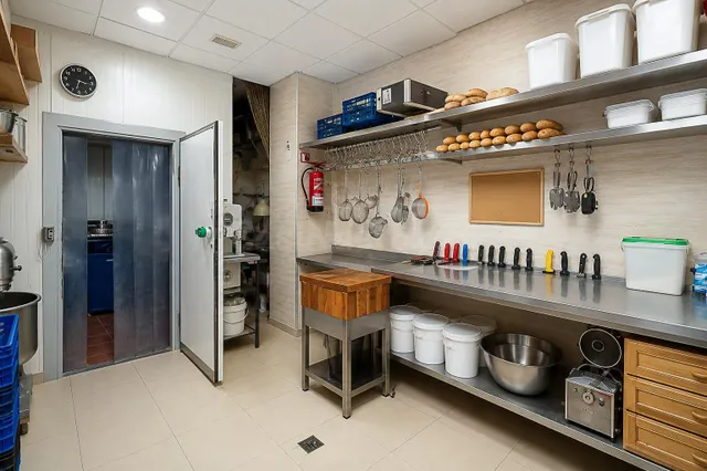 Local comercial en venta en Orihuela - foto 3